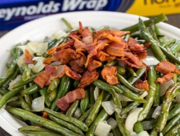 Roasted Green Beans with Onions and Bacon